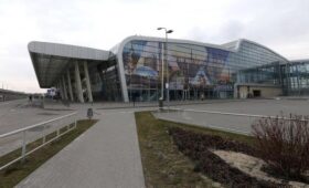 Почему аэропорт Львова еще не возобновил пассажирские рейсы: эксперт назвал главную проблему