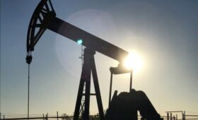 Цены на нефть качнулись: что повлияло на рынок на этой неделе