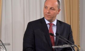 Знакомых не пускают к телу: депутат Зинкевич рассказал детали убийства Парубия