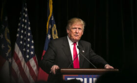 Умывает руки от войны в Украине: The Telegraph о смене позиции Трампа