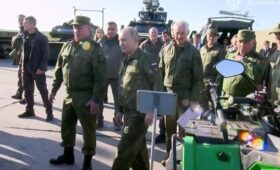 Путин в военной форме показался на военных учениях «Запад-2025» (видео)