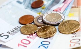 Стоит ли скупать евро сейчас: банкир дал советы украинцам на ближайшее время