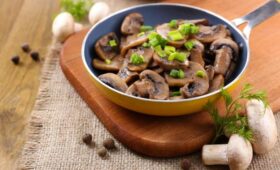 Полезные свойства грибов: врач рассказала, кому можно их есть