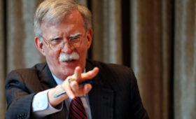 Болтон назвал чушью заявление Рубио о санкциях против России