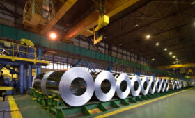 Евродепутаты и металлургические компании требуют полного запрета импорта российских слябов в ЕС