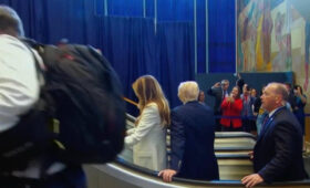 Эскалатор в ООН внезапно остановился, когда на него ступил Трамп: это породило теории заговора