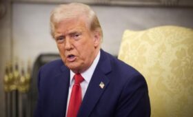 “Искренние поздравления”: Трамп иронично обвинил Россию, Китай и КНДР в заговоре против США