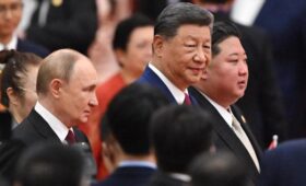 Путин и Си забыли выключить микрофон: Bloomberg узнал, о чем они разговаривали (видео)