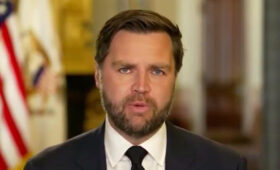 «Они продолжают убивать людей»: Вэнс сделал заявление о войне в Украине