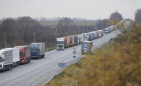 «Ни сыра, ни мандаринов, ни вина»: Украину накрыл транспортный кризис, — эксперт