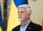 Чешский президент призвал партию Бабиша не останавливать поставки снарядов Украине