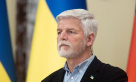 Чешский президент призвал партию Бабиша не останавливать поставки снарядов Украине