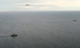 Шведские военные преследуют подводную лодку РФ: что известно (фото)