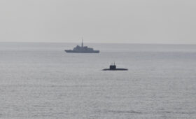 Вблизи Франции внезапно всплыла подводная лодка РФ: она может запускать «Калибры»