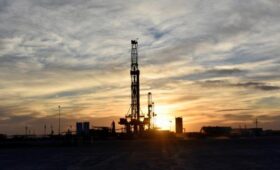 Индийские НПЗ готовятся сократить импорт нефти из России: «черное золото» отреагировало