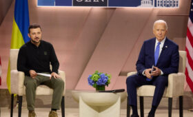 Байден называл Зеленского «занозой в заднице», — Столтенберг