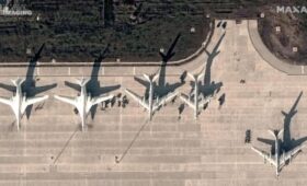 РФ начала строить новые места для самолетов на авиабазе «Энгельс-2» (спутниковые снимки)