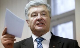 Время отвечать: Порошенко начали судить за госизмену, а его кум продает виллу, — эксперт