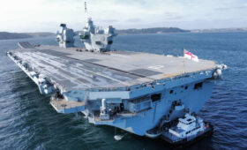 По 8 тысяч порций ежедневно: экипаж британского авианосца кормят мясом кенгуру и тирамису, — BI