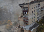 В Хмельницком из-за взрыва обвалилась часть многоэтажки, есть пострадавшие (фото)