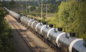 Беларусь в разы увеличивает экспорт топлива в РФ из-за значительного дефицита, — Reuters