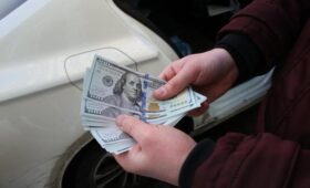 Покупать или продавать валюту сейчас: эксперты дали свежие советы