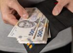 Стоит ли сейчас покупать валюту: банкир рассказал, куда выгоднее вкладывать средства