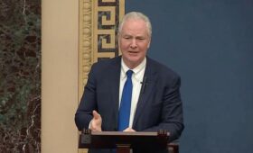 «Мирный план» Трампа подставляет украинский народ под удар, — сенатор США