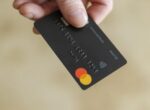 Monobank первым в Украине запустил совместные карты: что это и как будет работать