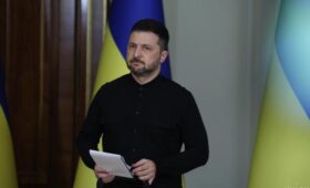 Мирный план Трампа загнал Зеленского в тупик, — AP