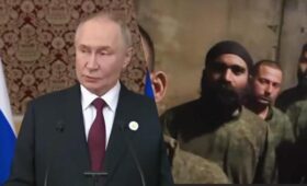 Родственники индийцев, которых Россия завербовала на войну против Украины, вышли на протест в Дели