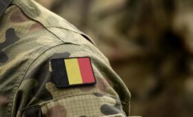 В Бельгии около 150 тысяч подростков получили письма с призывом идти на военную службу