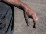 Тысячи горняков под землей: Россия обесточила угольные шахты в Днепропетровской области