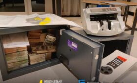 Коррупция в энергетике: двое фигурантов дела во время задержания уничтожали доказательства, — СМИ