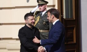 Зеленский и Макрон подписали историческое соглашение о ПВО и самолетах Rafale для Украины