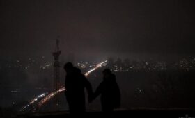 Отключения света в понедельник: энергетики показали свежие графики
