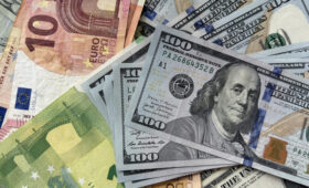 Пересечет ли доллар снова психологический рубеж: прогноз курса валют на ближайшие дни