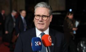 Переговоры по Украине: Стармер призвал добиться справедливого и прочного мира