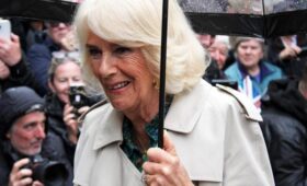 Королева Британии призвала противостоять тирании для окончания войны в Украине