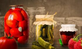 Сколько лет можно хранить консервацию: врач рассказала, когда и что есть не стоит