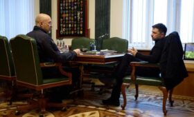 Зеленский поручил Шмыгалю подготовить новый план обороны Украины