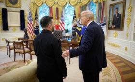 Украина вынуждена бороться за Америку, — Зеленский