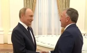 Украина опасается, что США договорятся с Путиным о мире без ее участия, — Politico