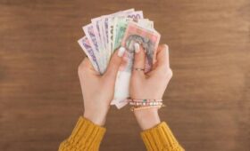 Uklon, Bolt, Uber и Glovo будут взимать налоги с украинцев: озвучен лимит