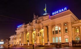 Из-за атаки РФ в Одесской области не курсирует ряд поездов: полный список