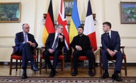 Визит Зеленского в Лондон: Мерц усомнился в «мирном плане», а Макрон заявил о «козырях»