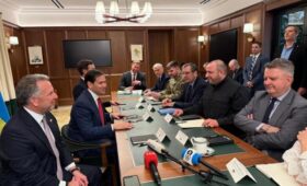 Bloomberg о мирных переговорах: Есть первые «рамочные» результаты, но прорыва нет