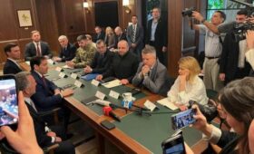 В сети показали «обеспокоенного» Кислицу на переговорах в США: дипломат ответил (фото)