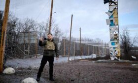 Украина не собирается ни де-юре, ни де-факто признавать Донбасс российским, — Зеленский