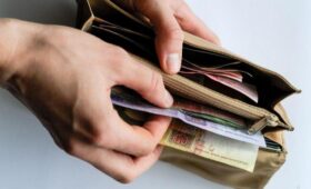 Украинцам в 2026 году увеличат зарплаты: что обещают работодатели